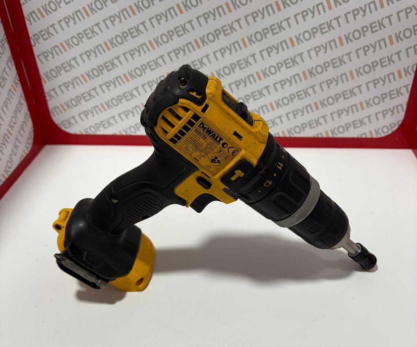 Винтоверт Dewalt DCD735