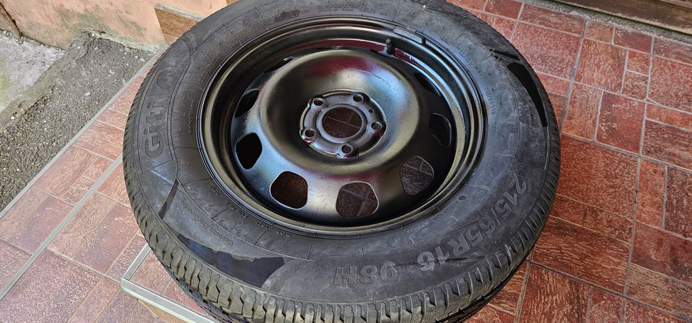 Roata Rezeva Dacia Duster 215/65/R16 ca nou