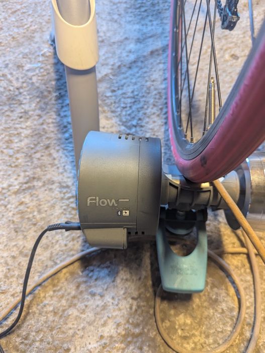 Smart Trainer Tacx Flow Smart (Zwift/Rouvy) + Roată spate completă dedicată