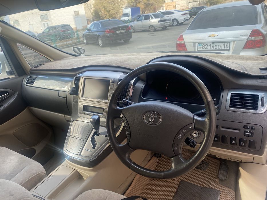 Toyota Alphard 2006