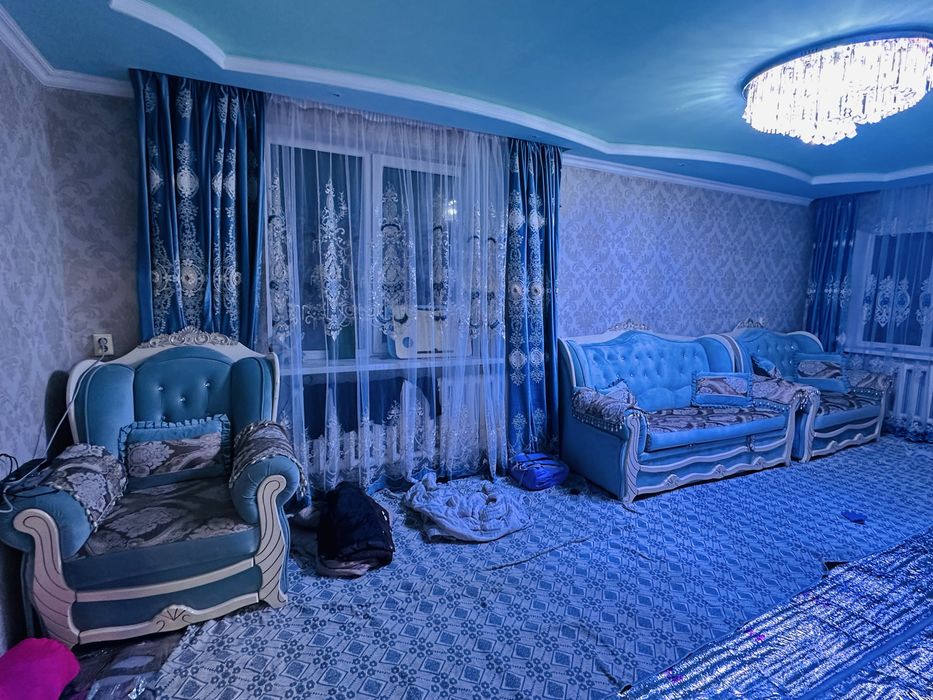 Срочно Продам диван в хорошем состоянии