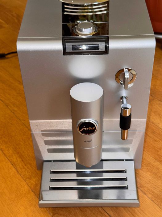 Jura ena 5 Кафеавтомат за дома и офиса.