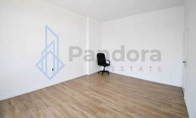 Дава се под наем Тристаен апартамент в София, Център - 115 кв.м за 450 € - Снимка #7