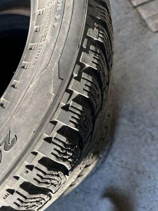 Продам зимние шины R20