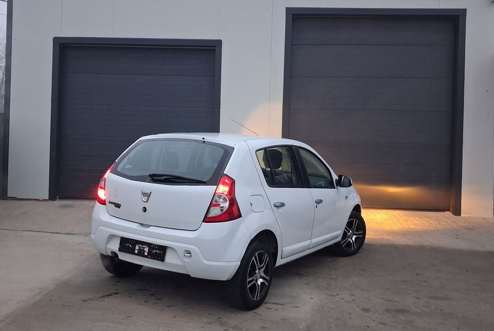 Dacia Sandero 1.4MPI GPL 2010 Laureate