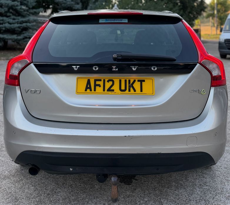 VOLVO V60 - 2012 - 1.6 Diesel - Euro 5 - 115 Cai Putere - Cutie viteze manuala - 6+1 - Trepte - Trapa - Interior Piele - Full Electric