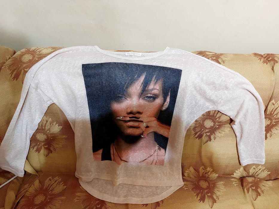 Продавам дамски  блузи и фланели