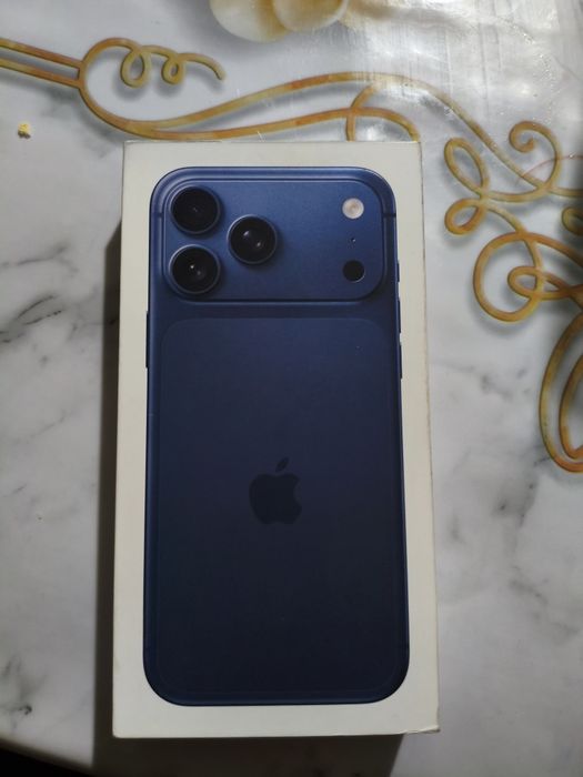 Продам iphone 17 pro max 256 deep blue