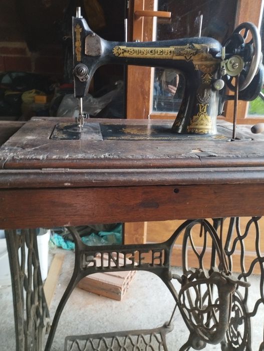 Mașină de cusut Singer model A