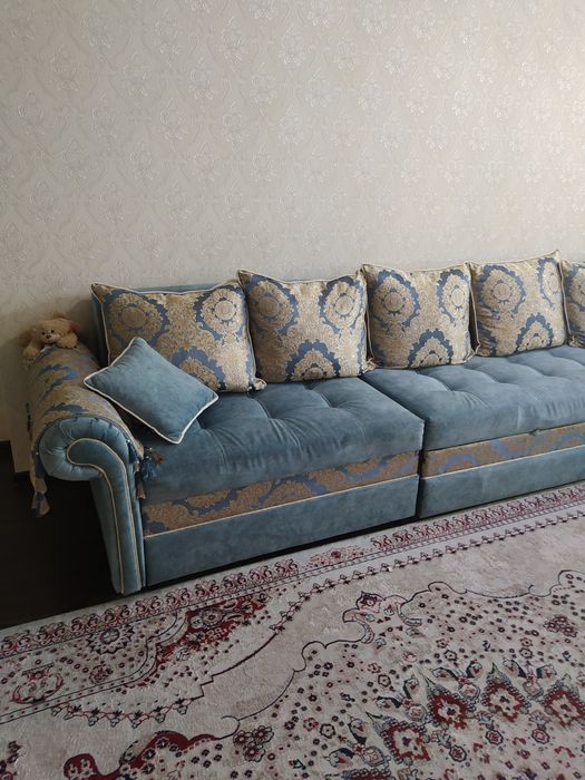 Продам диван длиной 4 метра