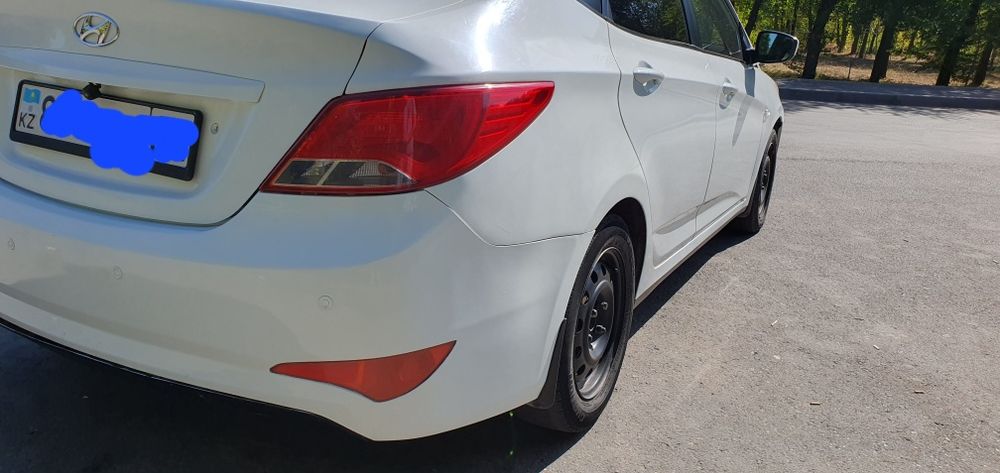 Hyundai accent 2014 год