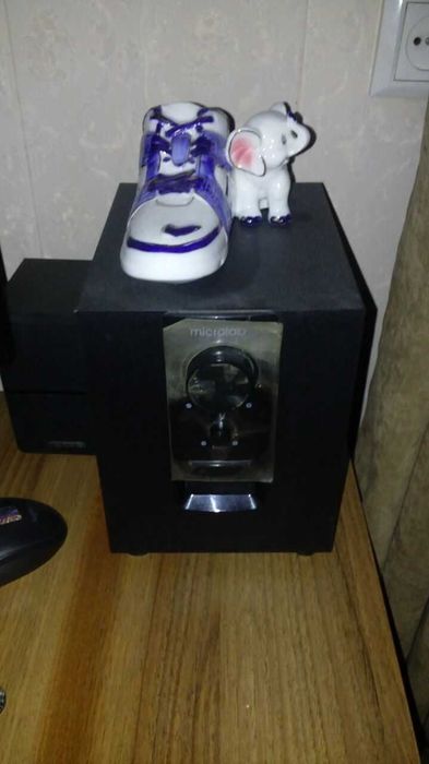 Продаю монитор LG M20 и сабвуфер Microlab M106 оба за 750.000