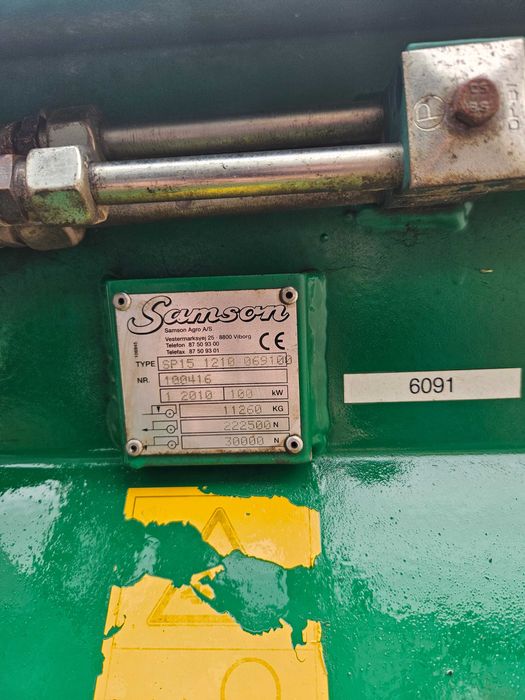 Masina imprastiat gunoi Samson SP 15