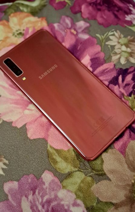 Продам телефон Samsung Galaxy A7