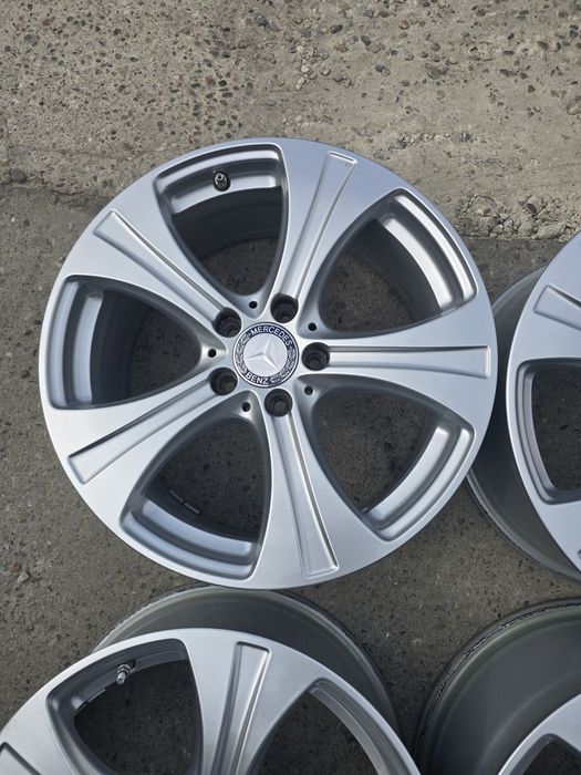 Jante aliaj originale r18 pt Mercedes C si E