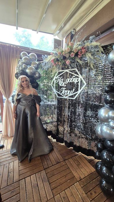 Луксозна бална рокля купувана от модна къща Caviar Couture течна рокля