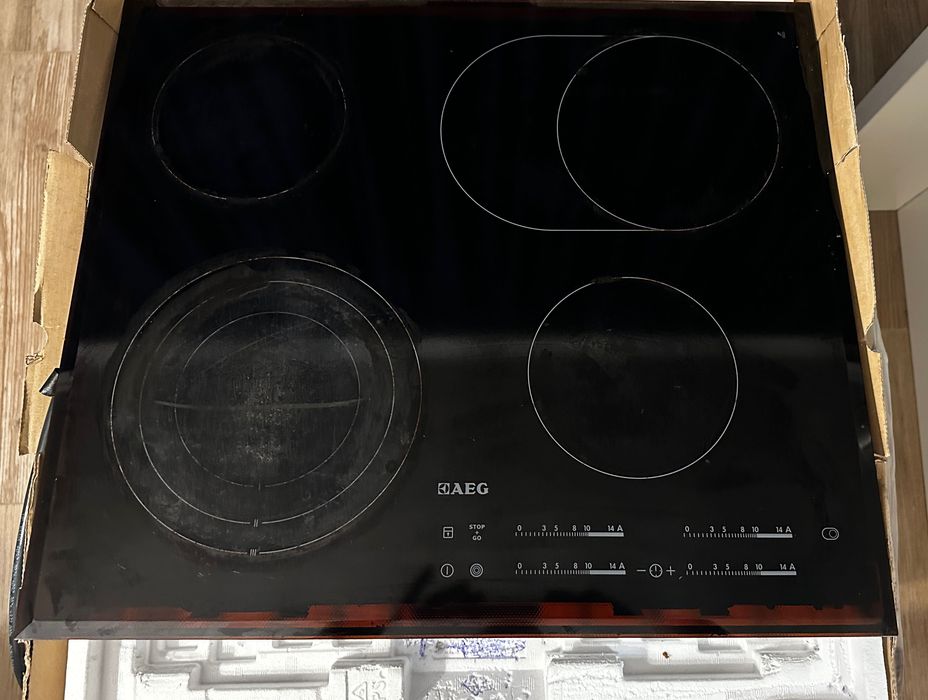 AEG Котлони за вграждане 60/60 см - троен, двоен и два единични.