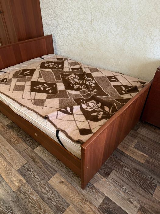 Кровать отдам даром