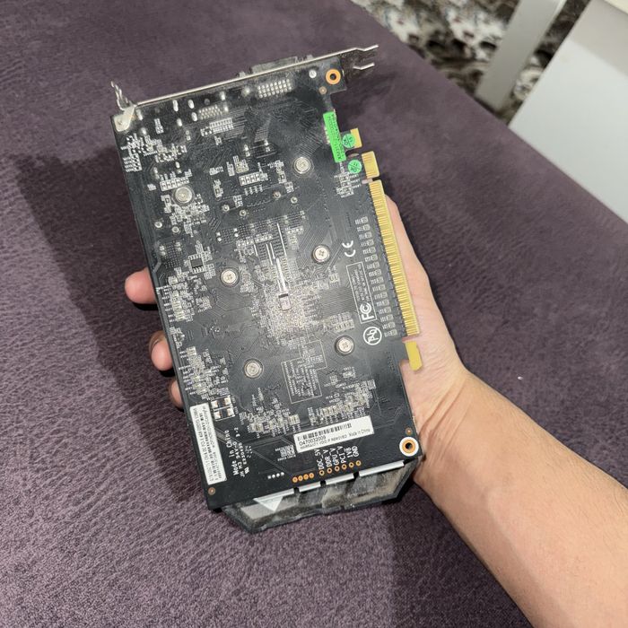 Видеокарта KFA2 GeForce GTX 1050 Ti 4Gb