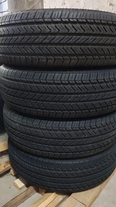 Авто шина для легковых автомобилей.