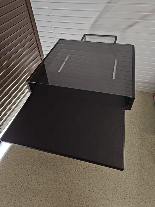 Doua vitrine expunere bijuterii sau obiecte mici, pentru masa/blat cu sertar 62x62