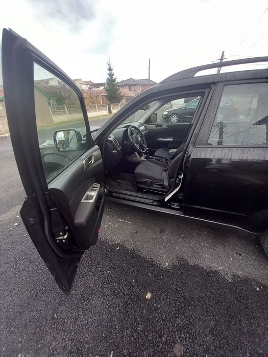 Vând urgent subaru forester 2.0d 2011 full