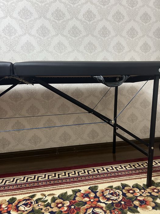 Кушетка и кресло