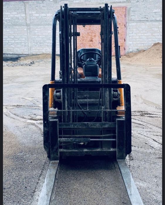 Вилочный погрузчик Кара