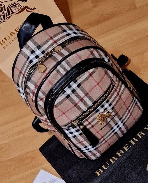 Rucsac Burbbery,new model,logo metalic auriu, saculet, etichetă