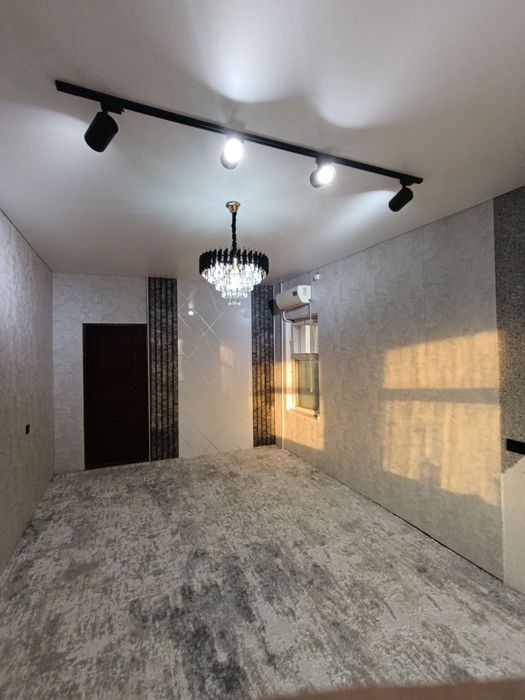 В центре Юнусобод 2. Шохсарой ресторан каршисида