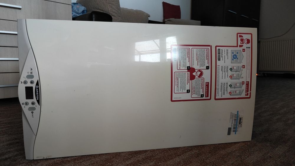 Vand centrala si frigider