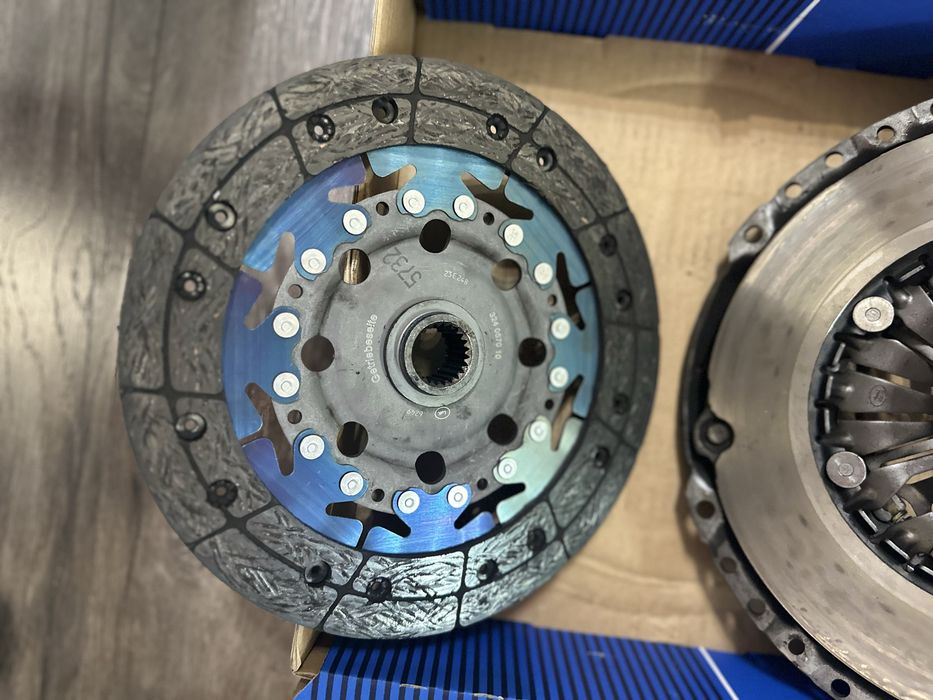 Комплент съединител и лагер помпа