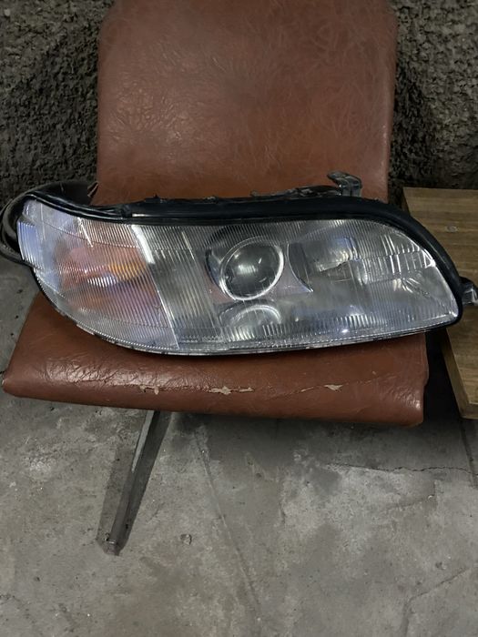 Фары  Toyota Aristo