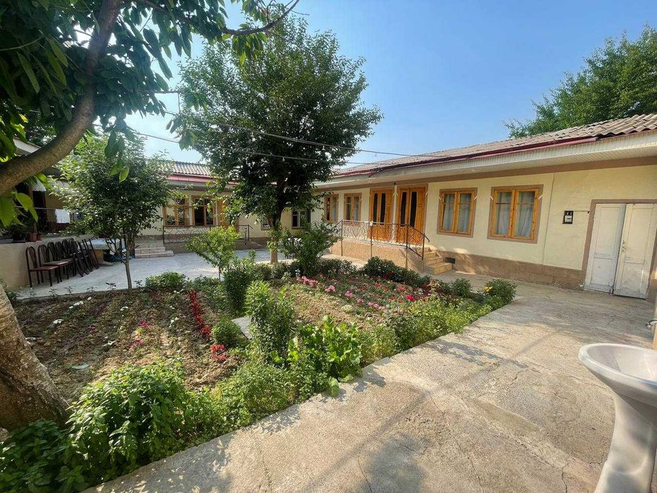 Уй сотилади Яккасарой Б.Хилолий 3-тор 80-уй