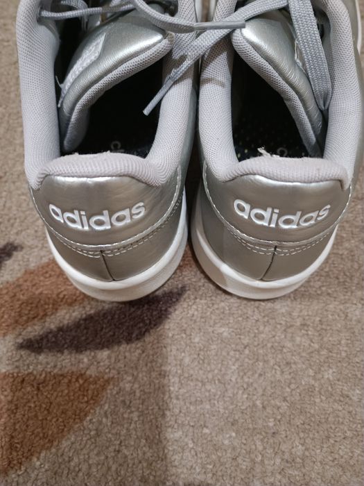 ADIDAS  оригинални маратонки