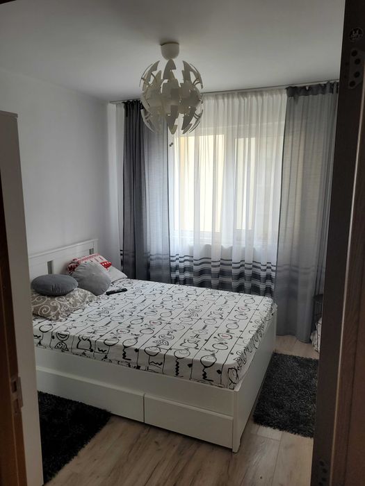 Inchiriez apartament Rm Valcea
