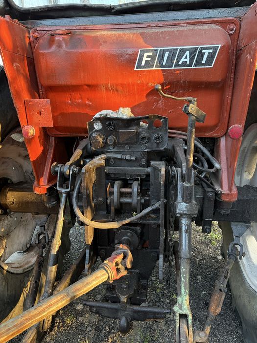 Vand tractor Fiat 780 sau schimb cu carosata 3,5t