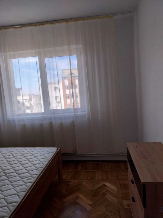 Inchiriez apartament  3 camere , Zona Unirii Nord