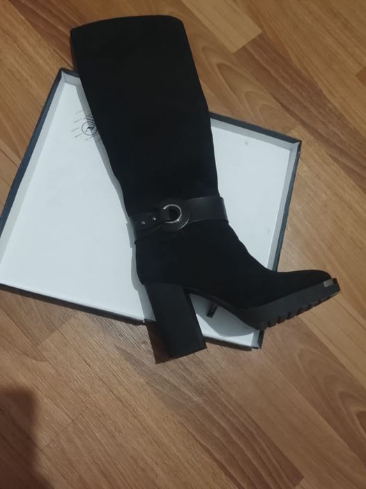 Продам платья,сапоги