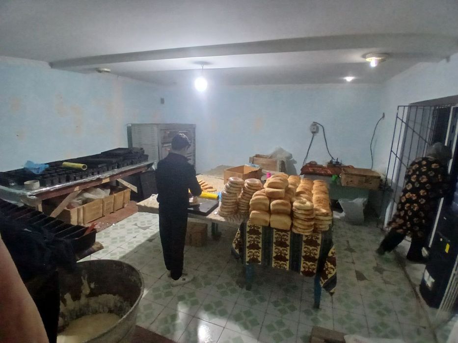 Magazin sotiladi 3-honali Sevinch töyxona chap tomonida