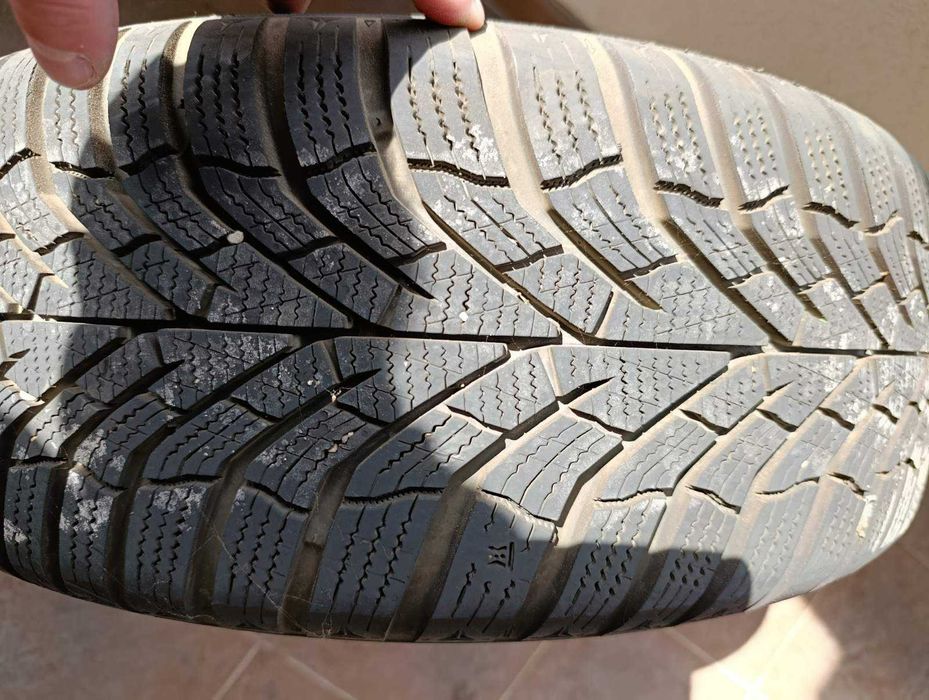 Продавам 4бр зимни гуми KUMHO WINTERCRAFT WP52 205/55/16 DOT23