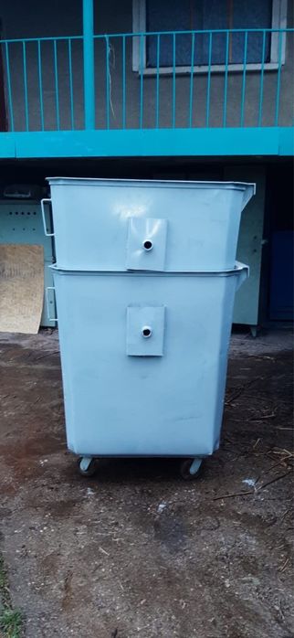 Мусорный контейнер