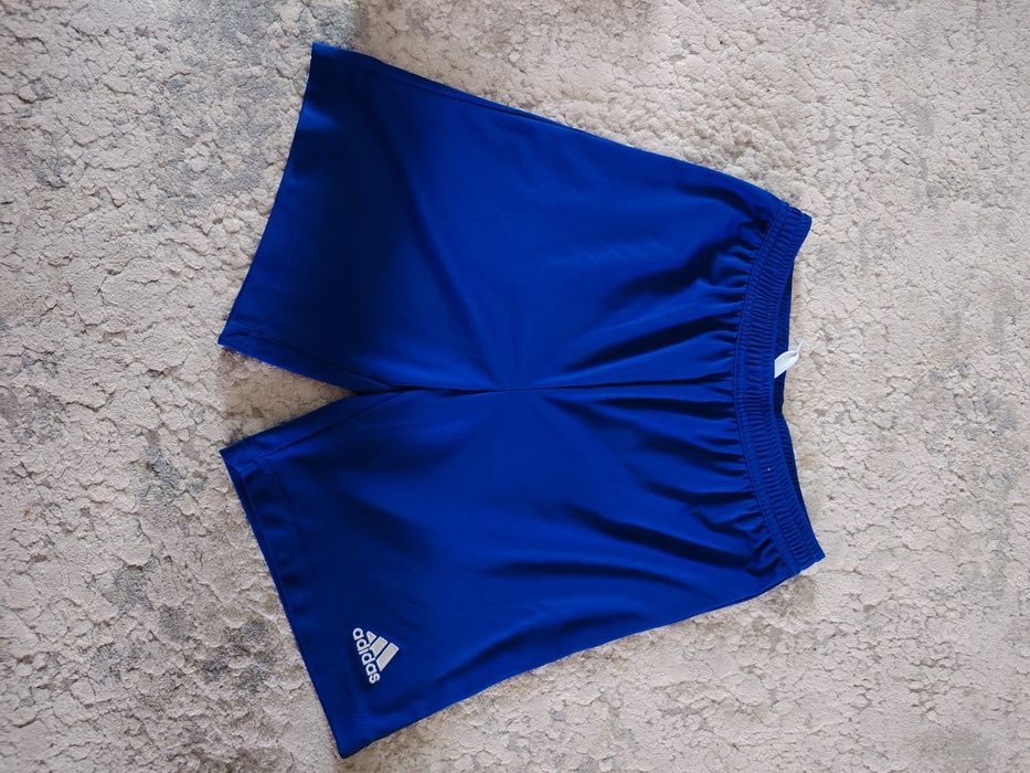 Pantaloni scurti Adidas, 13-14 ani