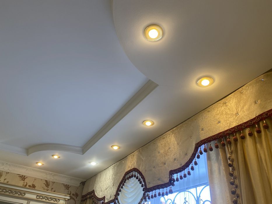 Продам светильники, софиты, подсветку.