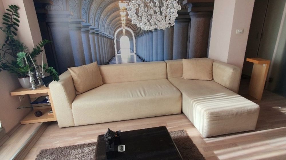 Диван ползван , в добро състояние.