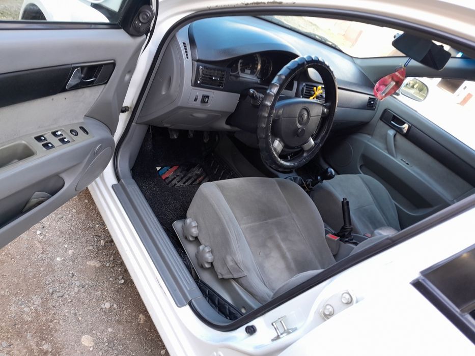 Lasetti sotiladi 1.8