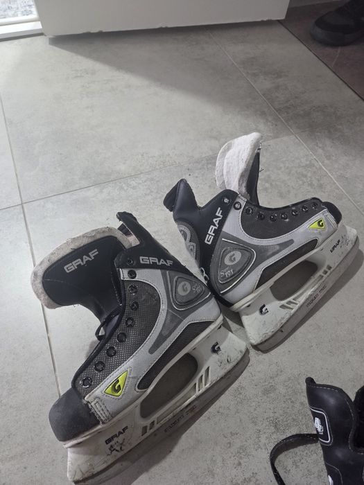 Коньки размеры 44, и 38