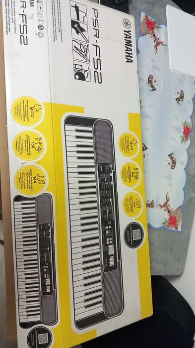 Orgă Yamaha PSR-F52