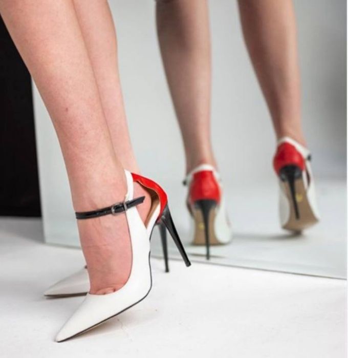 Туфли кожанные белые на высоком каблуке