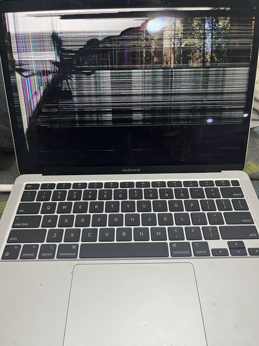 Макбук айр экран сломан